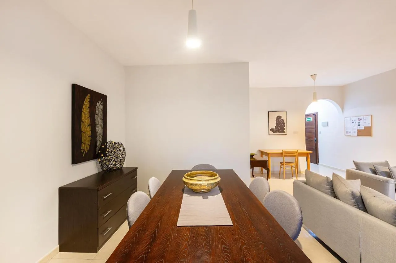 Sliema Central Apartment Just Minutes From The Beach By Jl